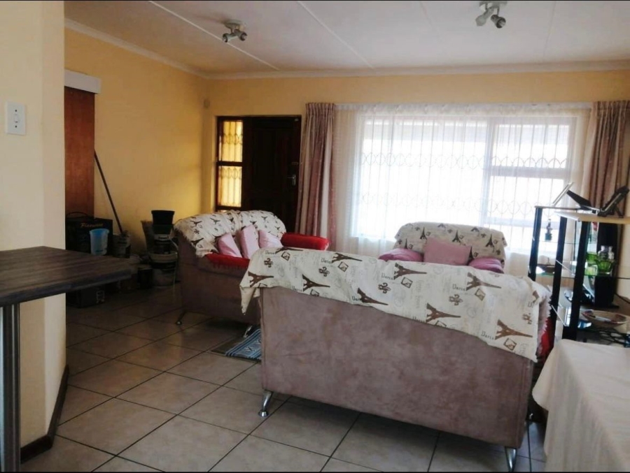 6 Bedroom Property for Sale in Butterworth Ext 24 Eastern Cape